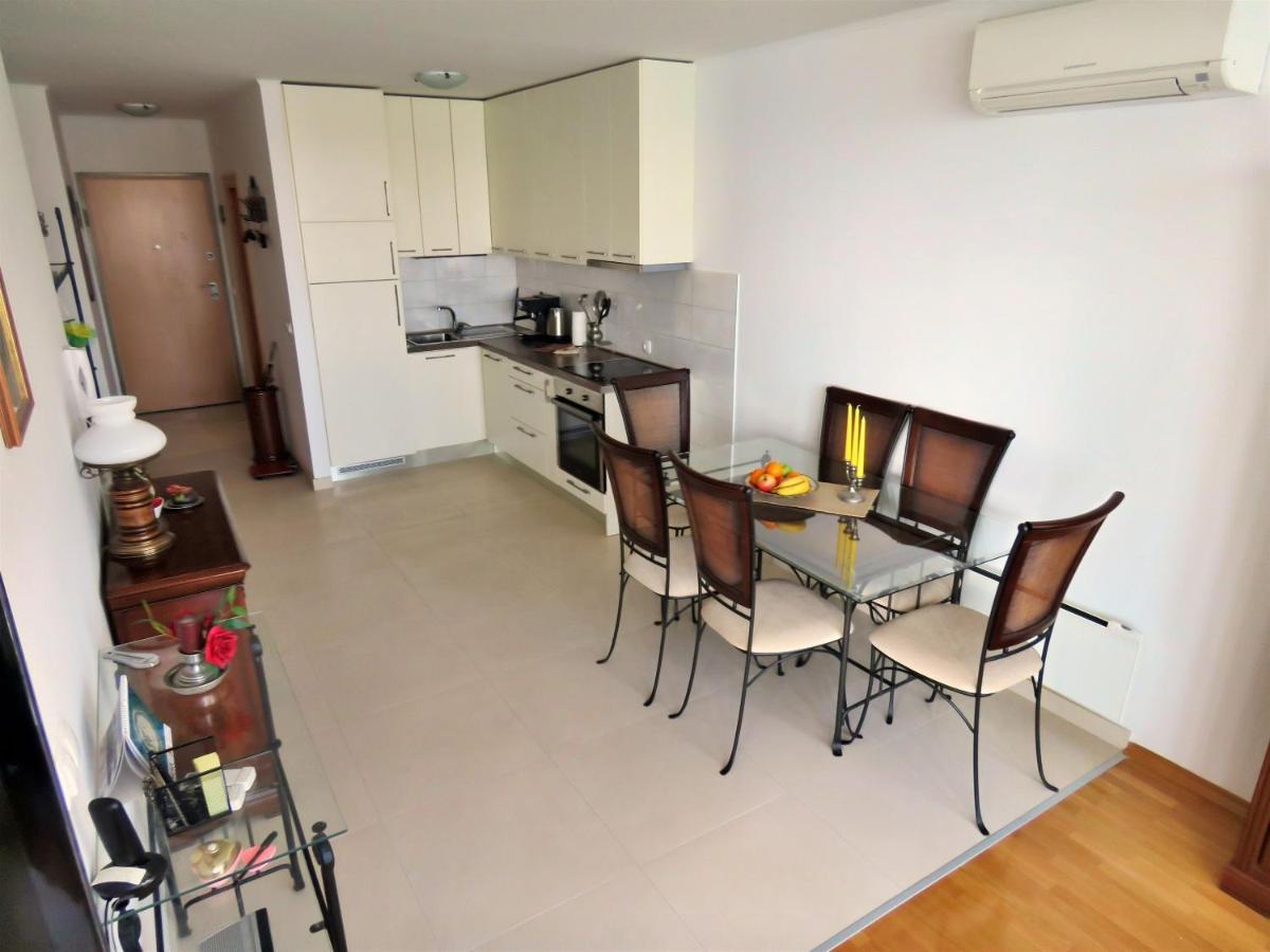 Apartment Lora Omiš Eksteriør billede